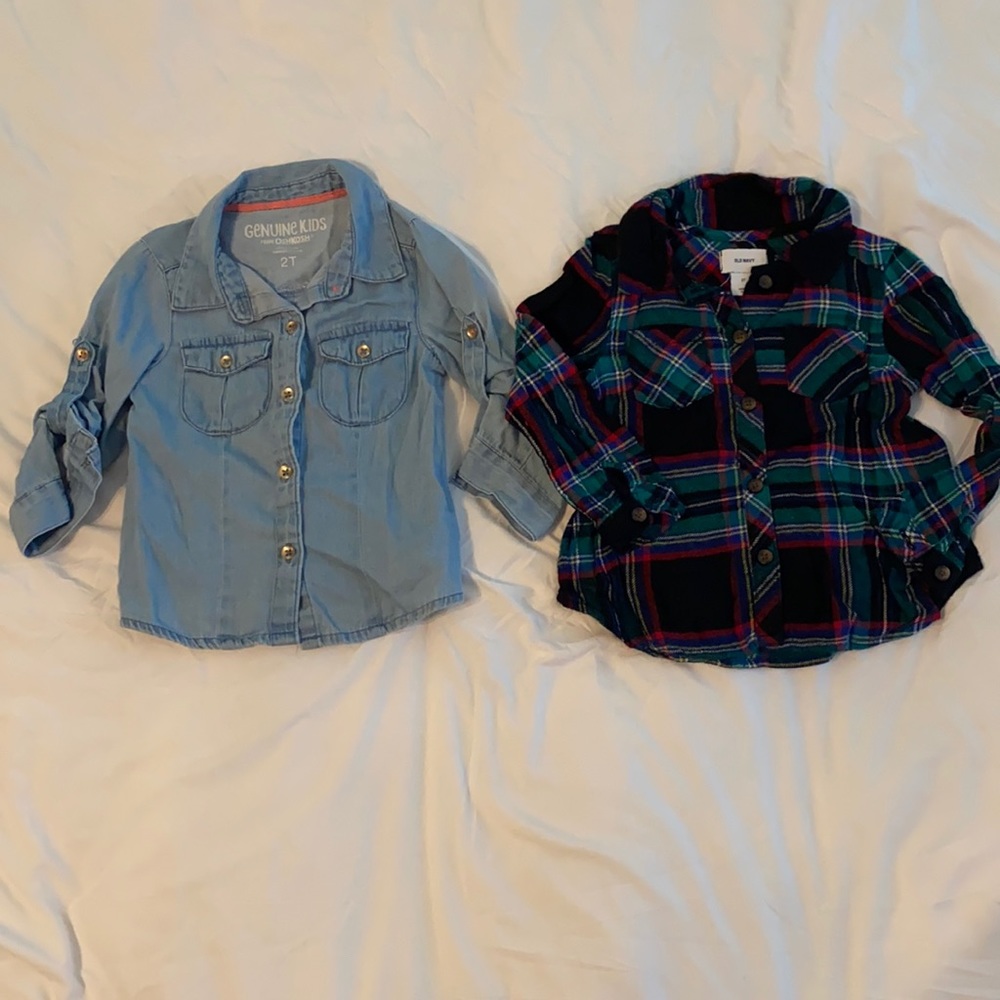Set of 2, Toddler girl Sz 2T button down shirts.